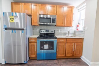 Building Photo - 104 N 60th St