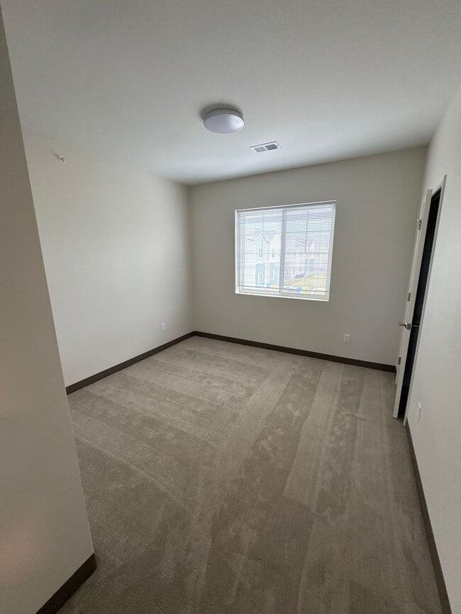 Building Photo - Windom Landing - Under New Management