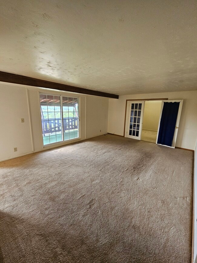 Building Photo - 2740 University Ave