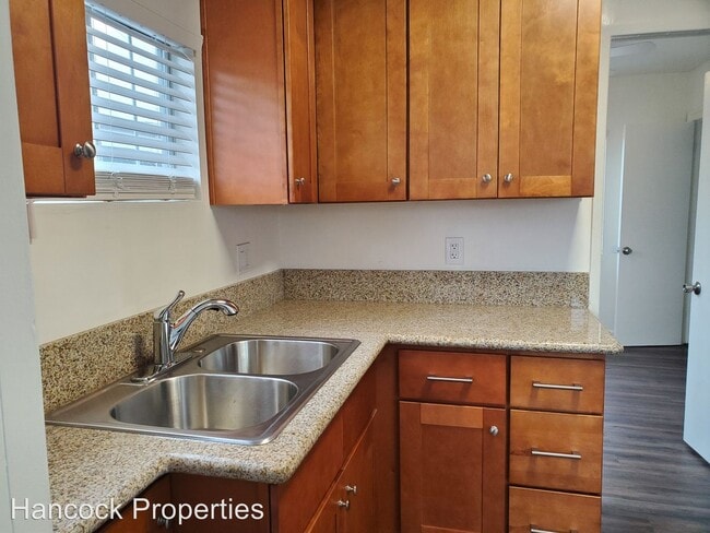 Building Photo - 2213 Cabrillo Ave