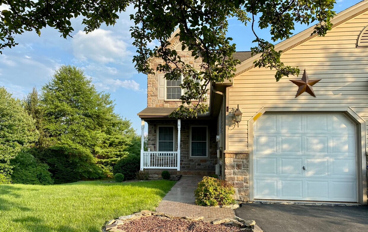 13 Lismore Pl, Mechanicsburg, PA 17050 Townhome Rentals in