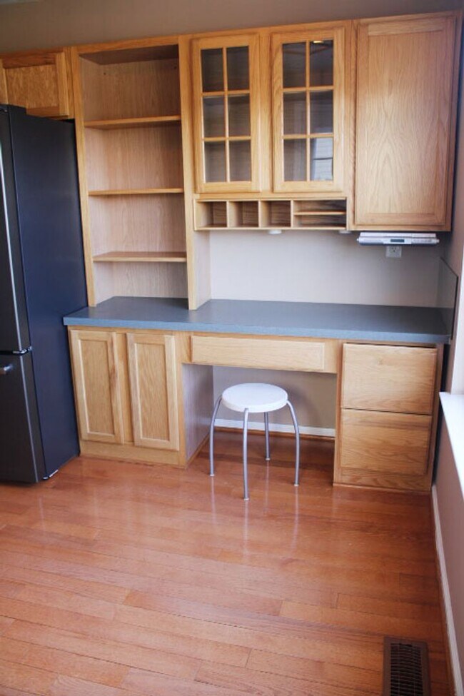 Foto del edificio - 16855 Roosevelt Ln