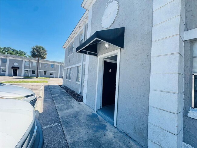 Foto del edificio - 2777 L B McLeod Rd