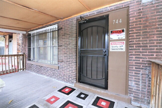 Foto del edificio - 744 S Kostner Ave