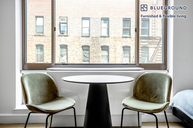 Foto del edificio - 311 W 50th St
