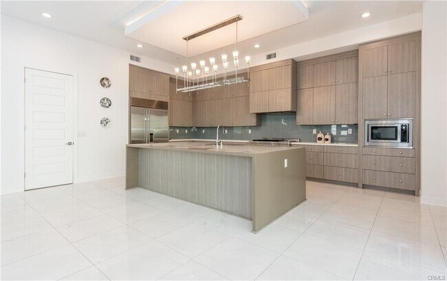 Building Photo - 20501 Birmingham Way, Los Angeles, CA 9132...
