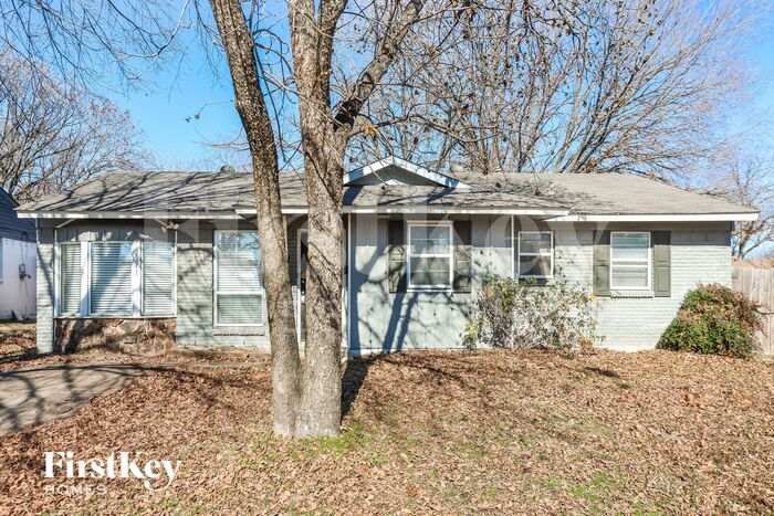 Foto principal - 2921 Ridgeway Dr