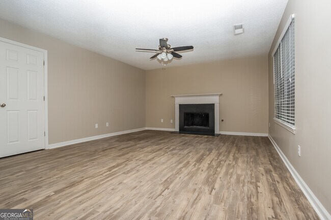Building Photo - 1012 Ardwick Ct SE