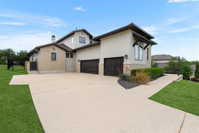 Building Photo - 702 Serene Estates Dr