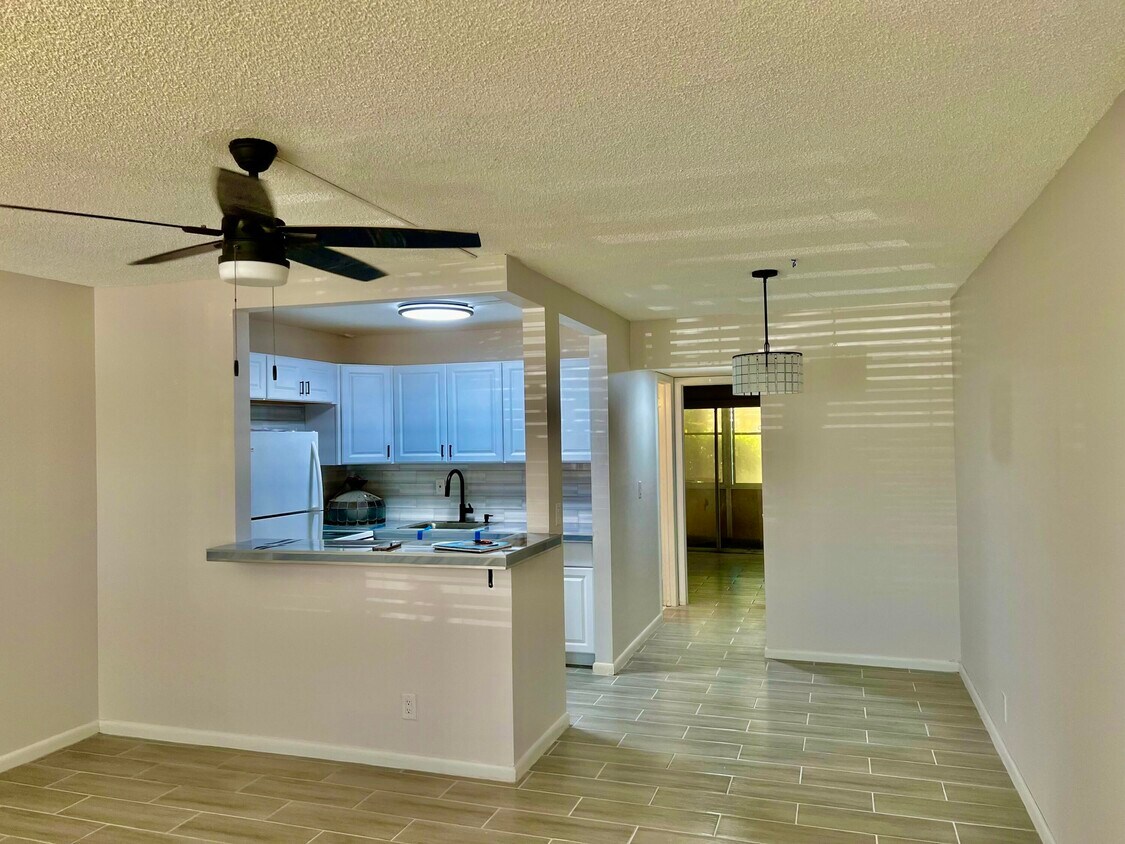 45 Kingswood E, West Palm Beach, FL 33417 Condo for Rent in West Palm Beach, FL