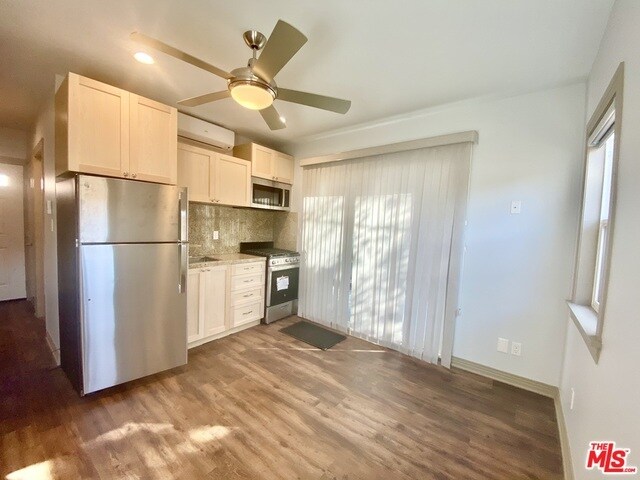 Foto del edificio - 9056 Hubbard St