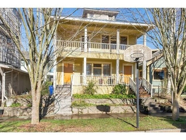 EL704-B*-R - EL704-B*-R Apartment