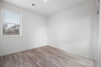 Building Photo - 13838 Bee Flower Ln