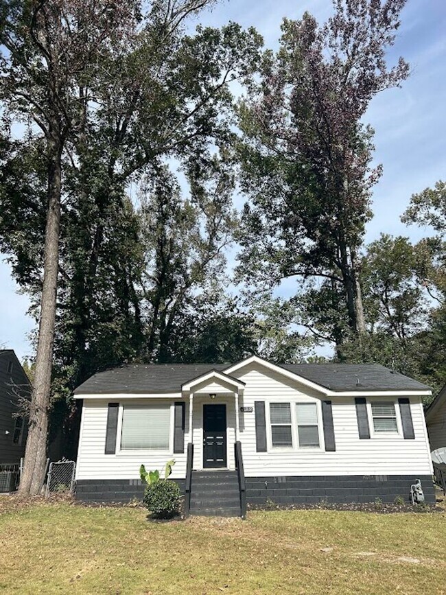 Foto del edificio - 3 Bed 2 Bath in Hapeville!