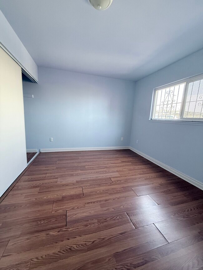 Foto del edificio - 6015 S Wilton Pl