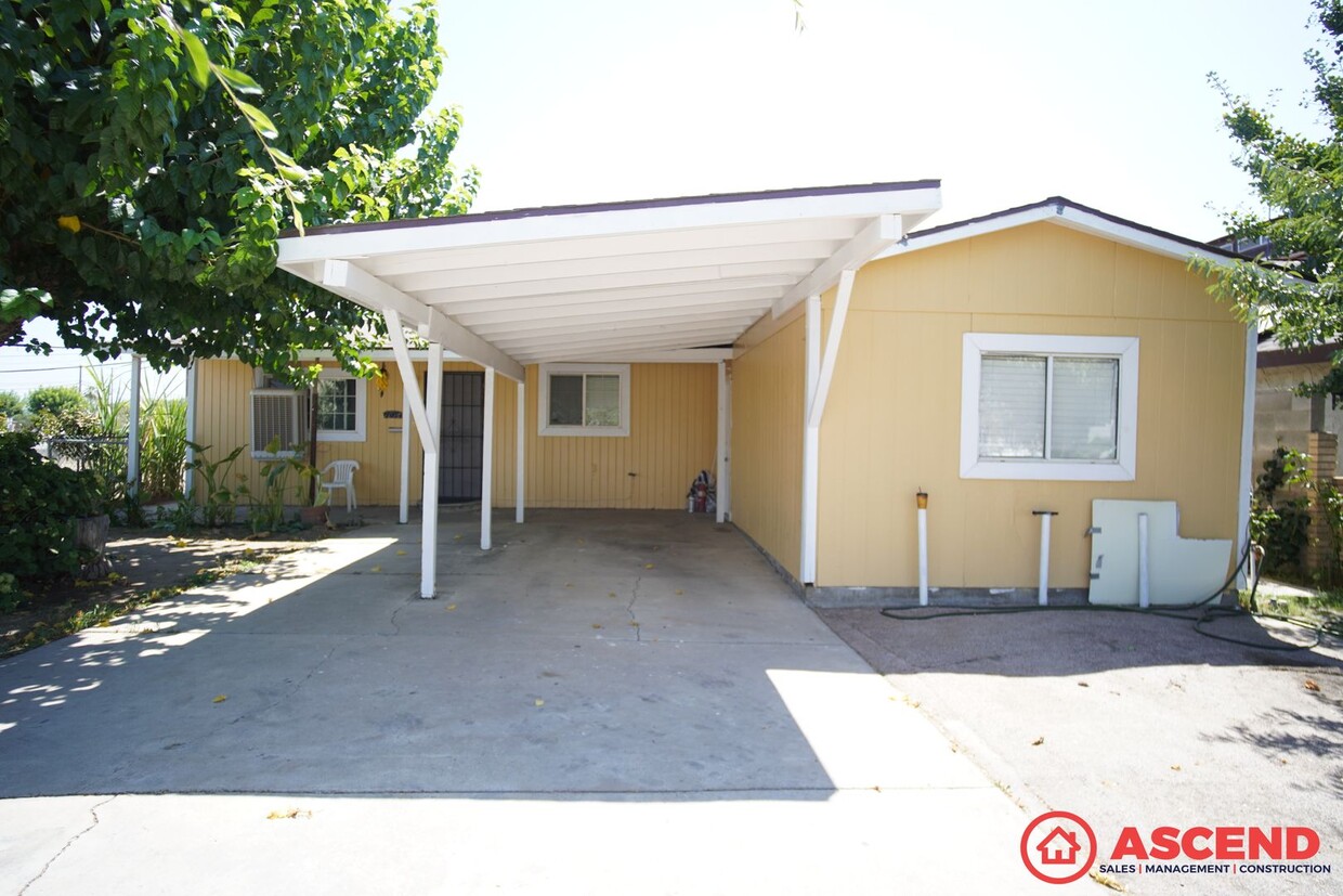 Primary Photo - Charming 4 Bedroom, 2 Bathroom Home in Delano