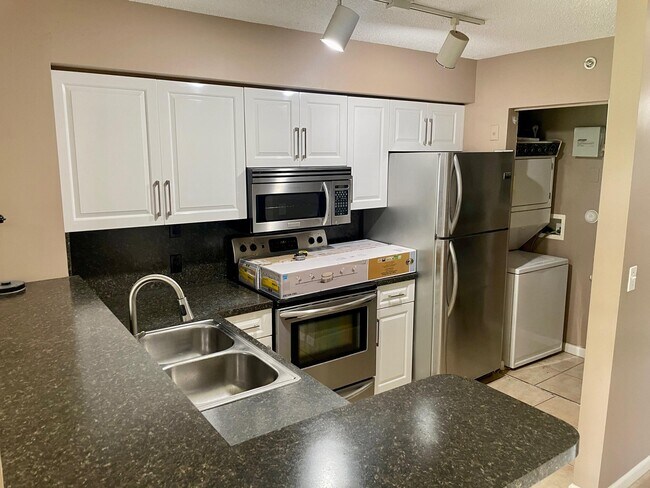 Building Photo - 7856 Sonoma Springs Cir