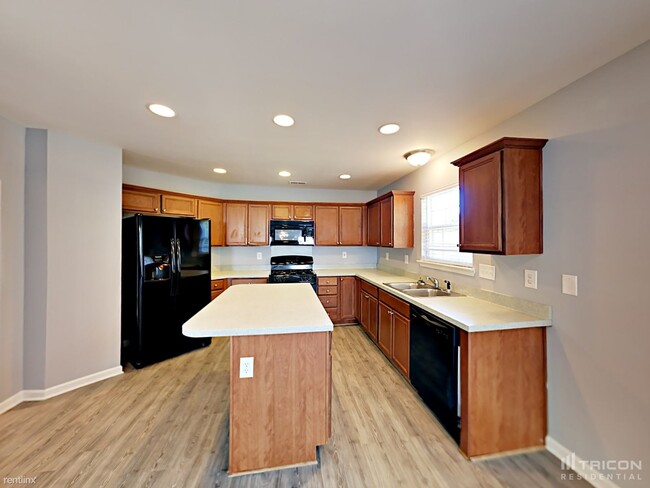 Building Photo - 1812 Carpenter Cabin Dr
