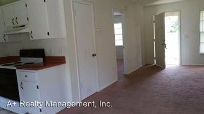 Foto del edificio - 3 br, 2 bath House - 11127 HOLBROOK ST.