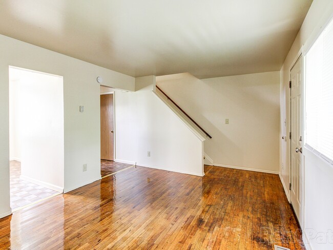 Living Room - Midway Square Townhomes