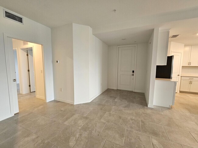 Building Photo - 5698 Melbourne Ct