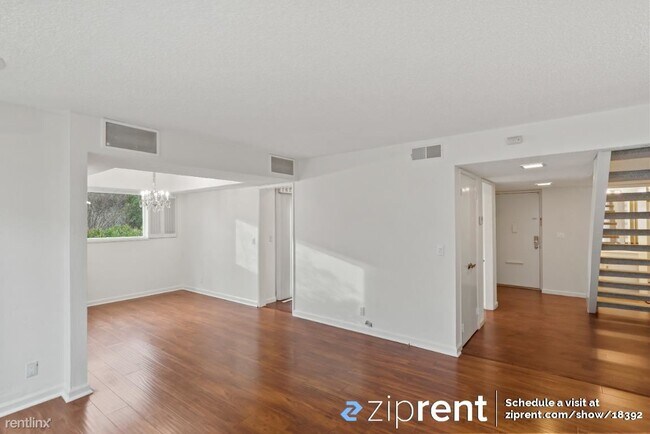 Foto del edificio - 3 br, 2.5 bath Townhome - 21989 McClellan ...