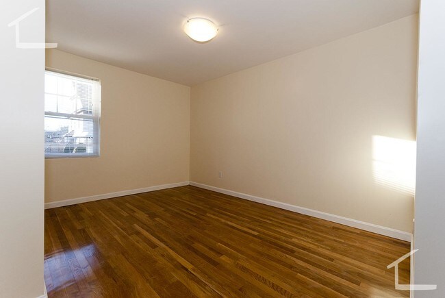 Building Photo - 34 Bentley St