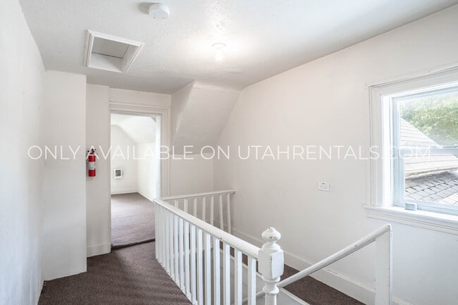 Building Photo - 167 N 100 E