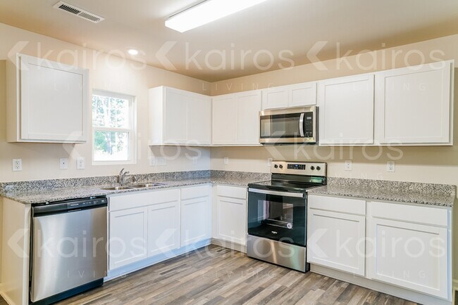 Building Photo - 3919 Miller Dr