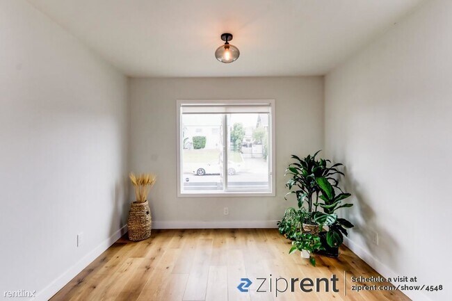 Building Photo - 1407 W 80th St