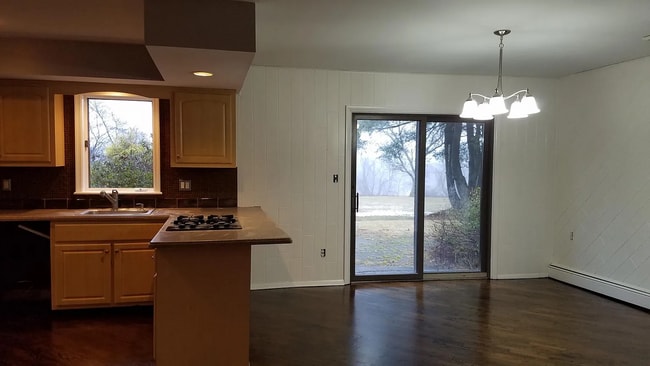 Kitchen - 20 Rosemary Ln