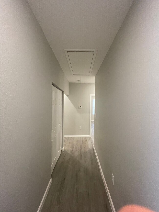 Building Photo - 1506 W Woodlawn Ave