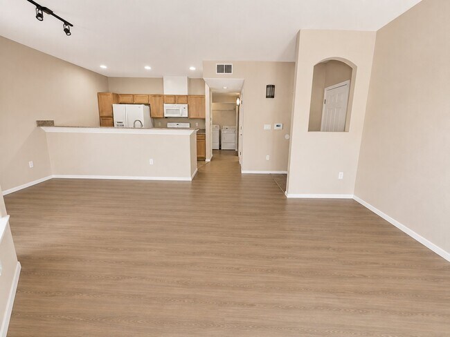 Foto del edificio - 4200 E Commerce Way