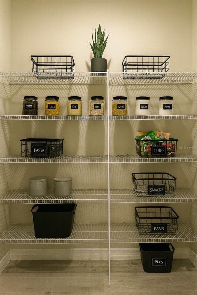 Building Photo - 7415 Olivewood Ave