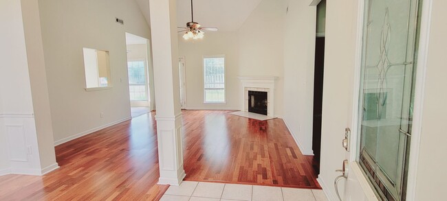 Building Photo - 332 Old Cahaba Trail