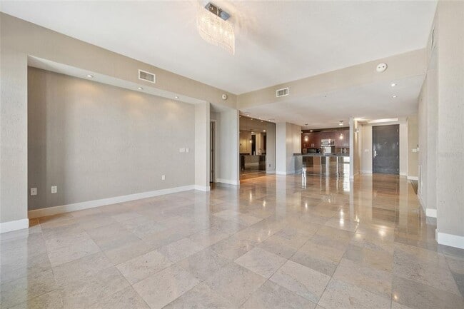 Building Photo - 100 S Eola Dr