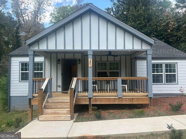 Building Photo - 1841 Bayberry Dr SW