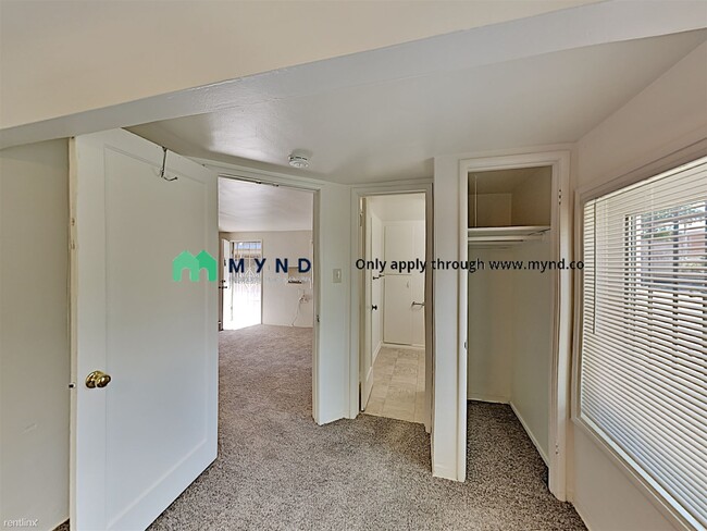 Foto del edificio - 1 br, 1 bath  - 3008 O St Apt 13