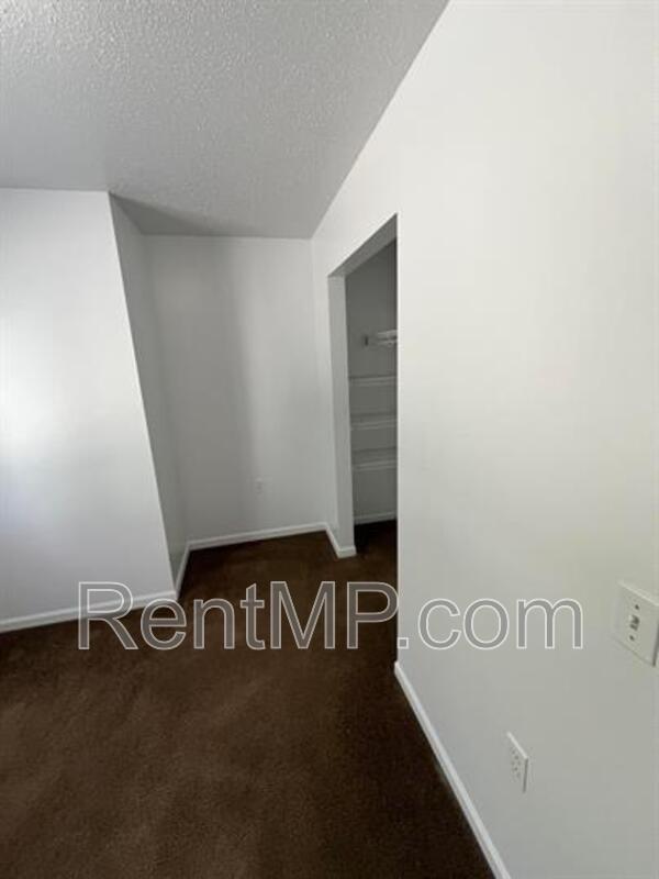 Foto del edificio - 330 W Cherry St