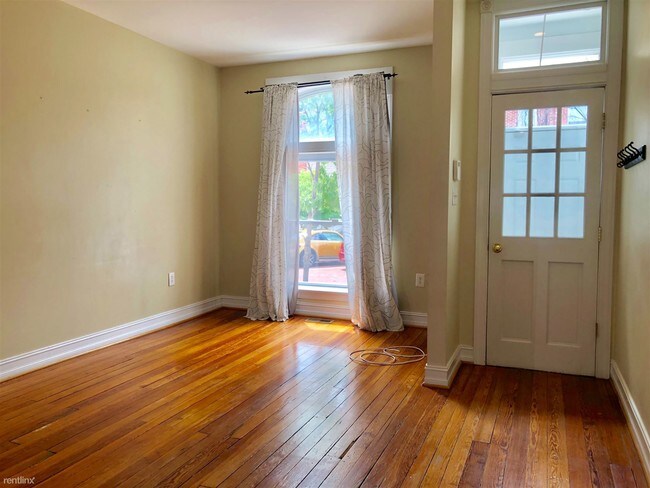 Building Photo - 2 br, 1.5 bath House - 125 N Kenwood Ave