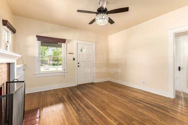 Foto del edificio - 2034 N Mitchell St