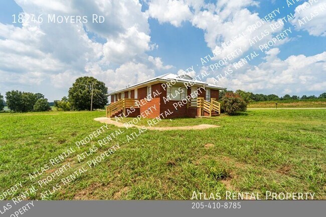 Foto del edificio - 18246 Moyers Rd
