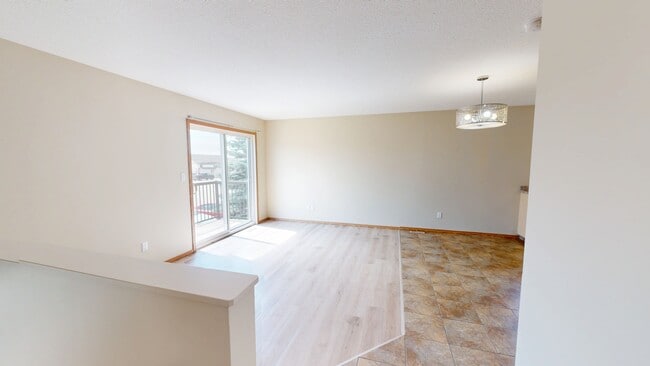 Building Photo - 9907-99109 109 Ave
