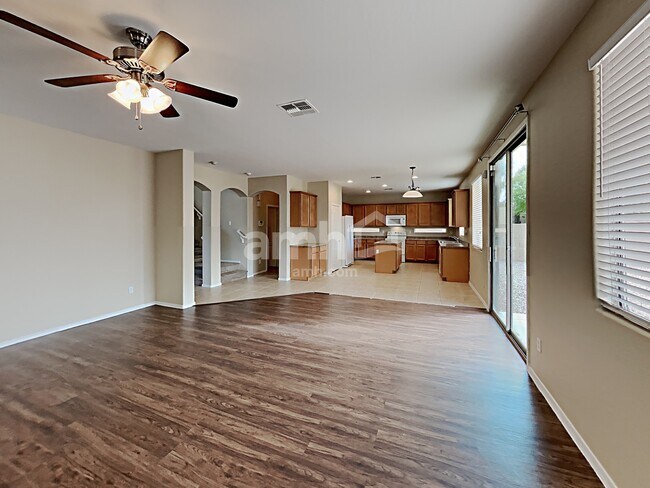 Foto del edificio - 17015 W Ipswitch Way