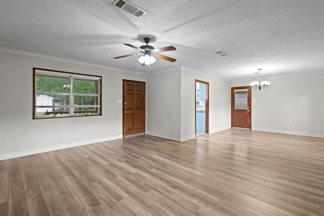 Foto del edificio - 8598 Cornell Dr