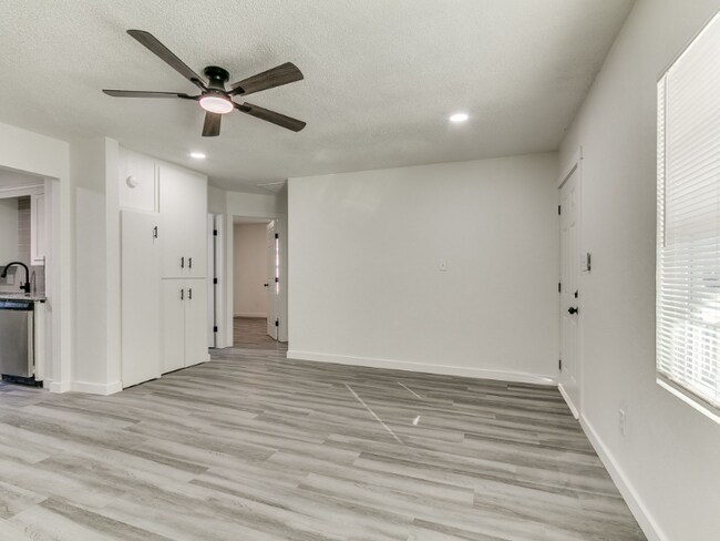 Foto del edificio - 1001 NW 98th St