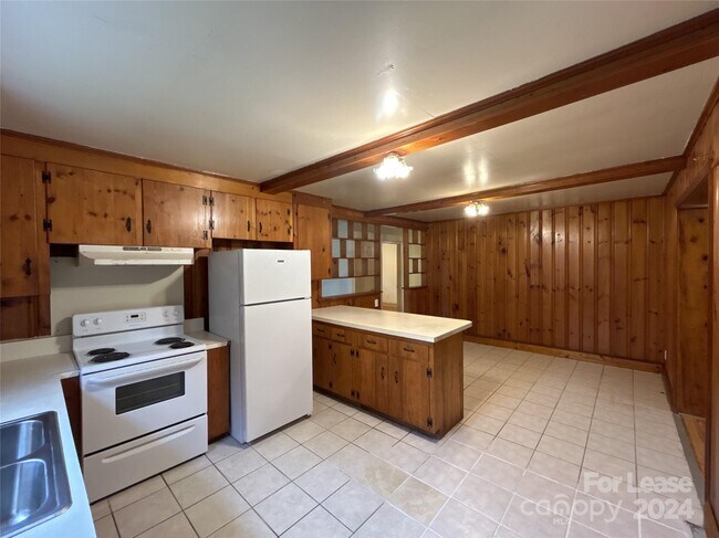 Building Photo - 1431 Woodhill Ln