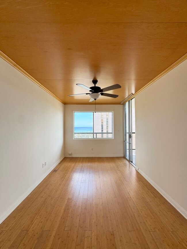 Building Photo - Gorgeous panoramic view in Waikiki!