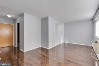 Building Photo - 2101 Chestnut St