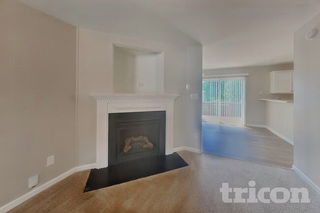 Building Photo - 2809 Erinridge Rd